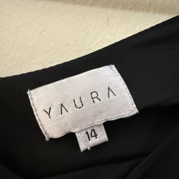 Yaura Long Sleeve Slash Neck Dress in Black - 14 - Picture 7 of 10